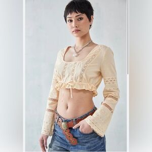 Camicetta corta in broderie UO Scarlett Cream Eyelet Cropped Peasant Top small